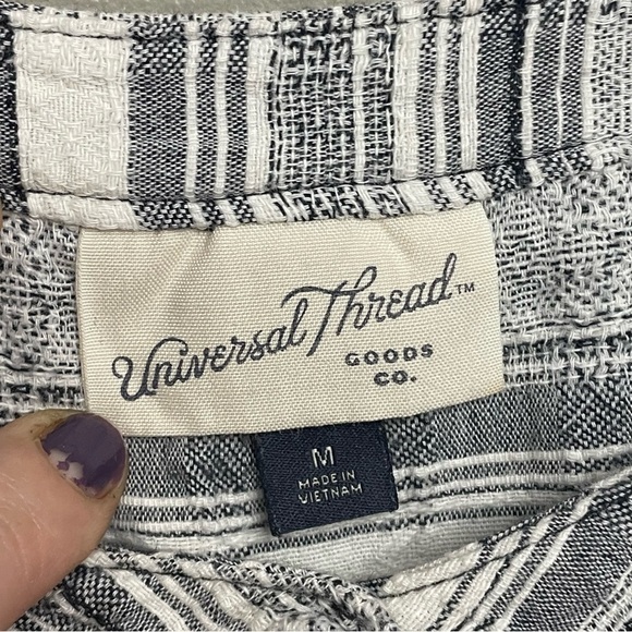 Universal threads women’s size Medium Striped Romper cotton linen look stripes - Picture 2 of 9